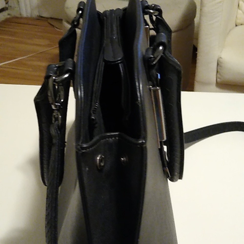 Aldo handbag in gorgeous gunmetal color - Picture 12 of 14